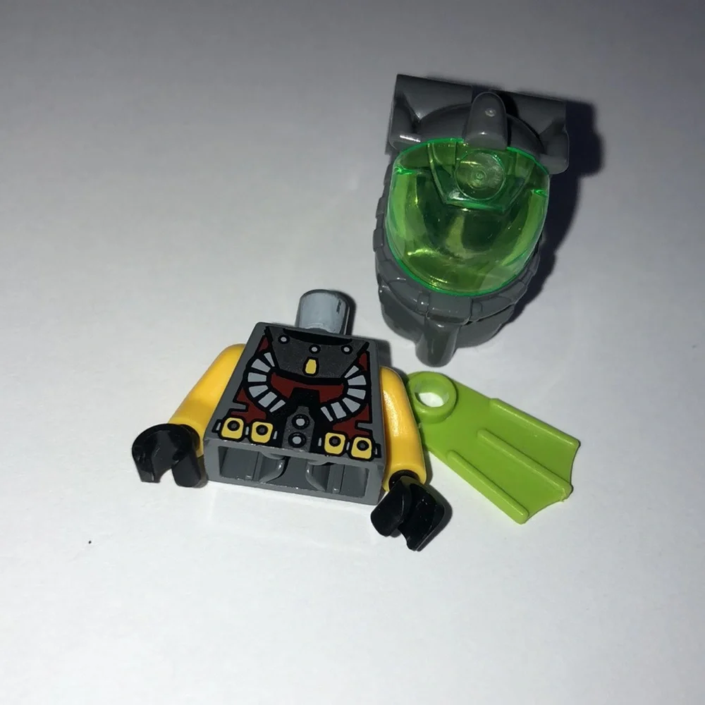 LEGO Atlantis Diver Torso Minifig and helmet LEGO diver Atlantis Lance